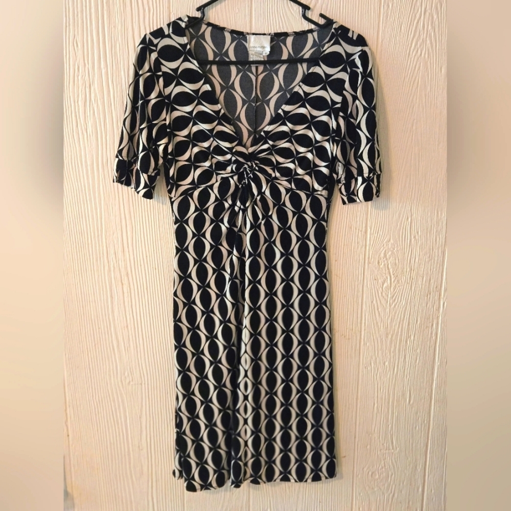 Donna Morgan Black and Cream Geometric Midi Dress